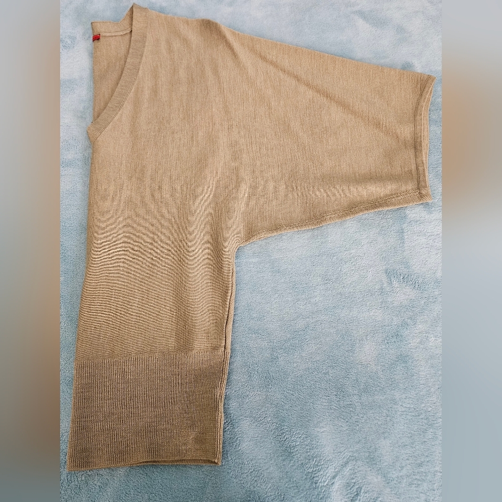 Sweater - Picture 7 of 7